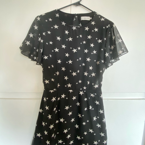 lioness open back star dress - Picture 3 of 7